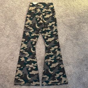 *NWT* AERIE OFFLINE REAL ME FLARE LEGGING